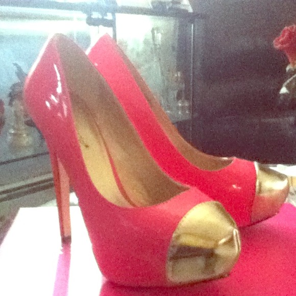 Shoe dazzle heels