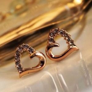 🌺Sold in bundle🌺Heart earrings