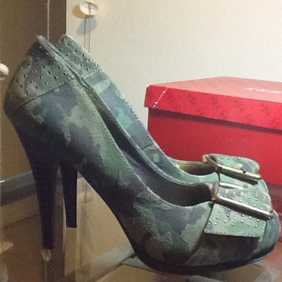 SOLD - Picture 2 of 4