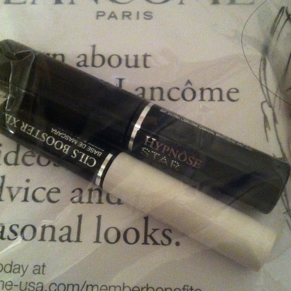 ❌❌SOLD❌❌3 piece makeup. - Picture 3 of 3