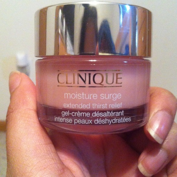❌❌SOLD!!!❌❌Clinique moisture surge. - Picture 2 of 3