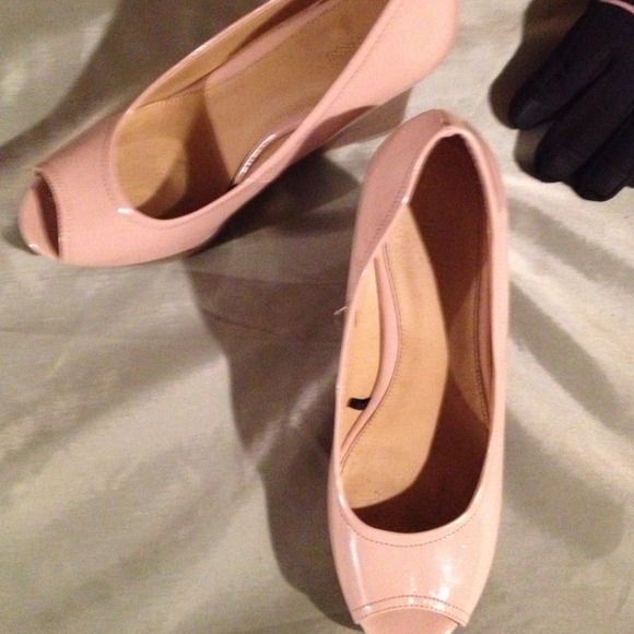 Pink wedges from express - Picture 2 of 3
