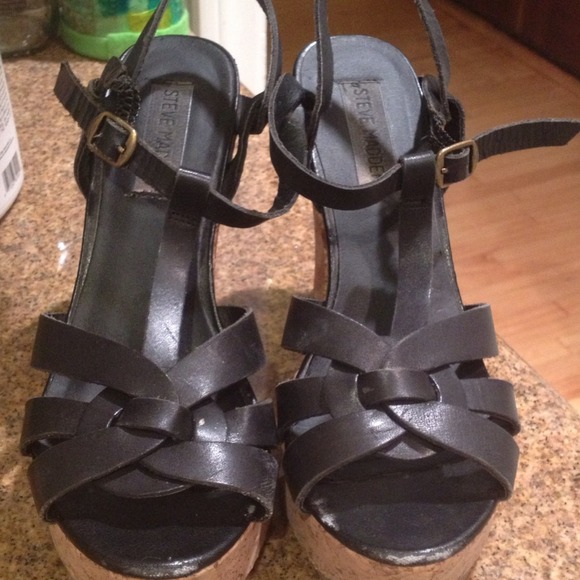 Bundle/Sold to @mayacierto SM Wedges & CJ Flats