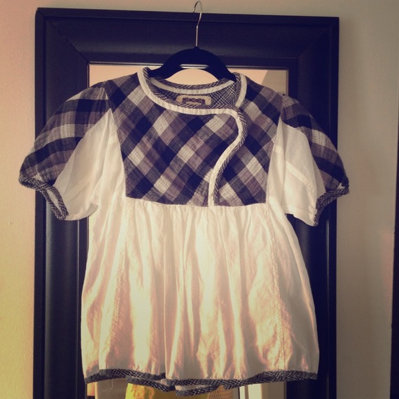 SOLD-Chelsea & violet top