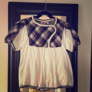SOLD-Chelsea & violet top