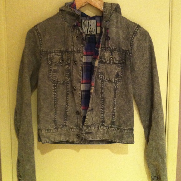 Small grey button up with hood Volcom jacket