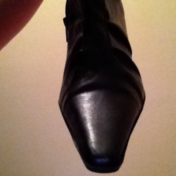 Boots - Picture 2 of 3