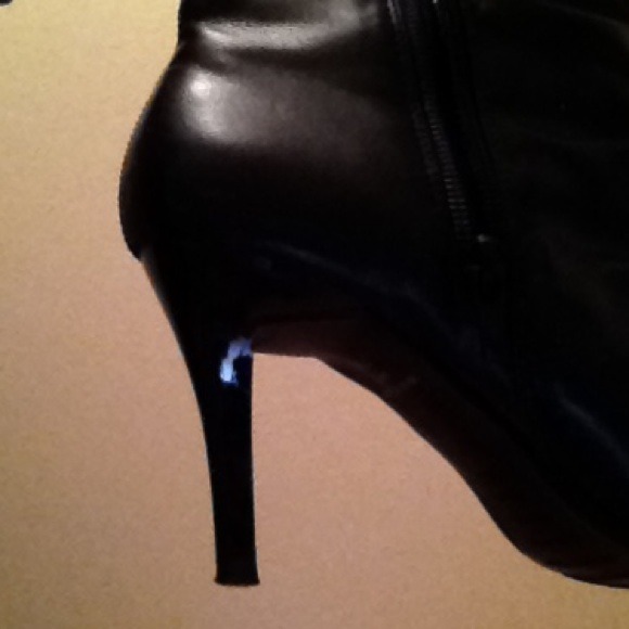 Boots - Picture 3 of 3