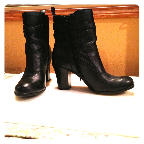 Born Boots - REDUCED Born black leather boots.