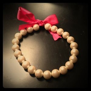 Oversized Pearl Fashion Necklace