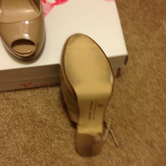 Chinese laundry heels. - Picture 3 of 4