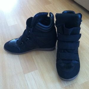 Xhilaration High-Top Wedges