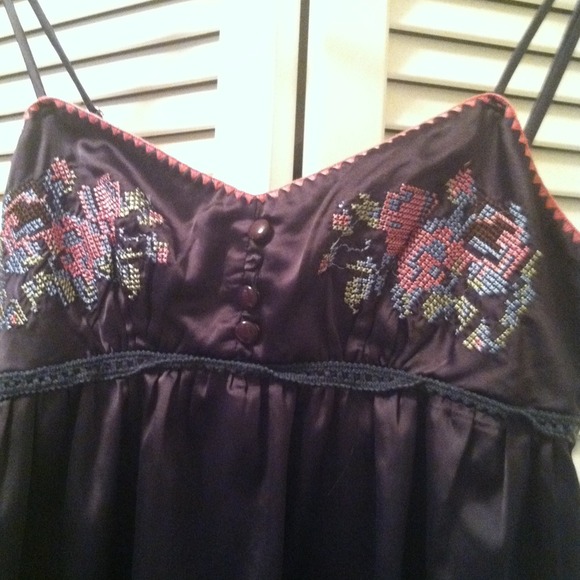 Top - Picture 2 of 4