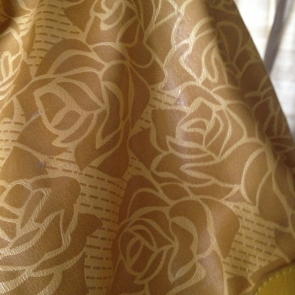 Pretty purse 💗 - Picture 2 of 2