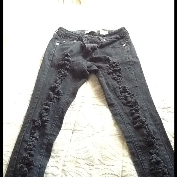 Blk Jeans