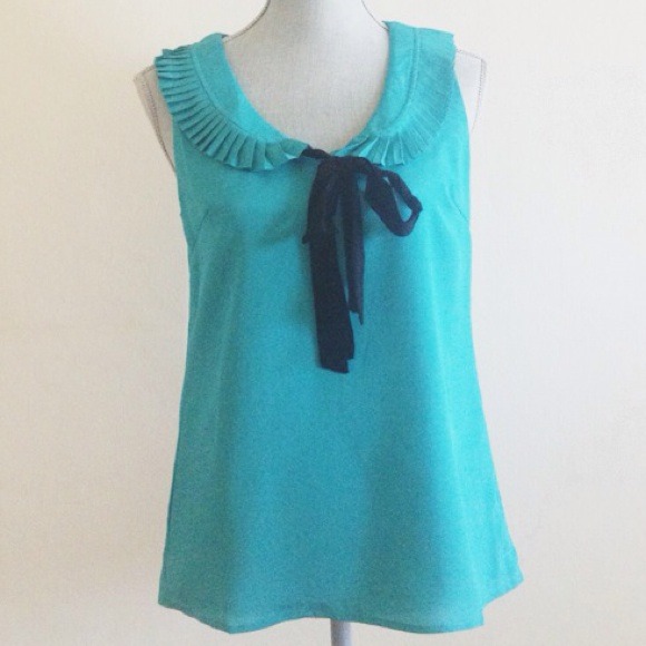 Black Tie Pleated Collar precious Blouse - Picture 2 of 4