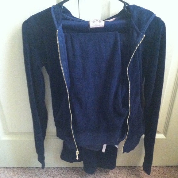 ✅ SOLD 💟 JUICY C- Never worn! Juicy track suit! - Picture 3 of 4