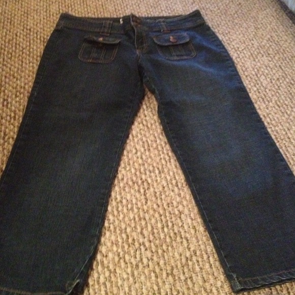 Old navy jean capris!