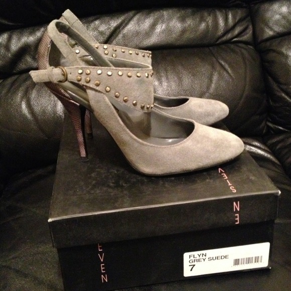 Steven by Steve Madden Grey Suede Pumps Sz 7