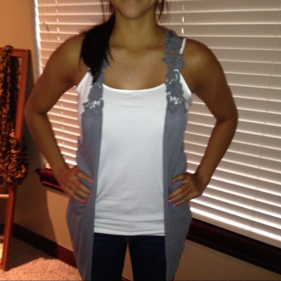 🚫SOLD🚫Charcoal Vest-White Vest Bundle Reserved!