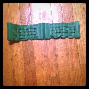 Kelly green spring belt