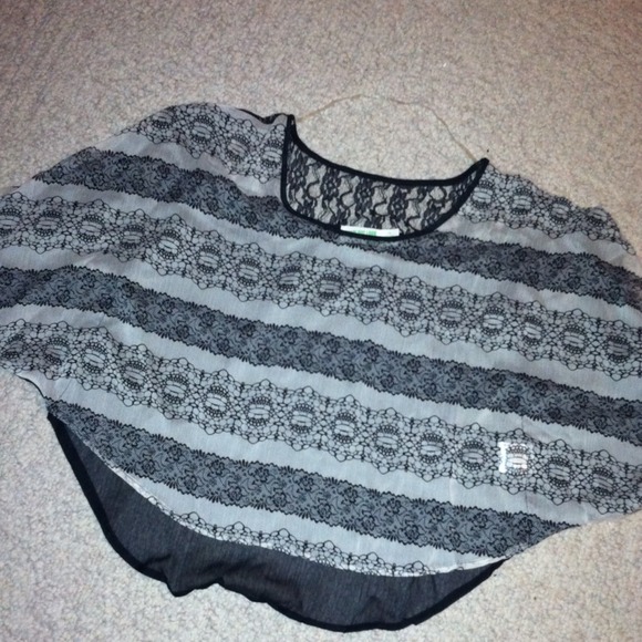❌Sold❌Cute Top - Picture 3 of 3