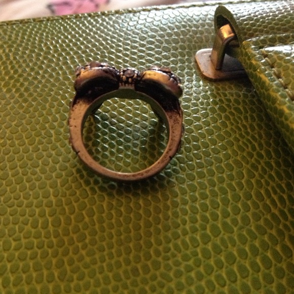 Bow ring - Picture 2 of 3