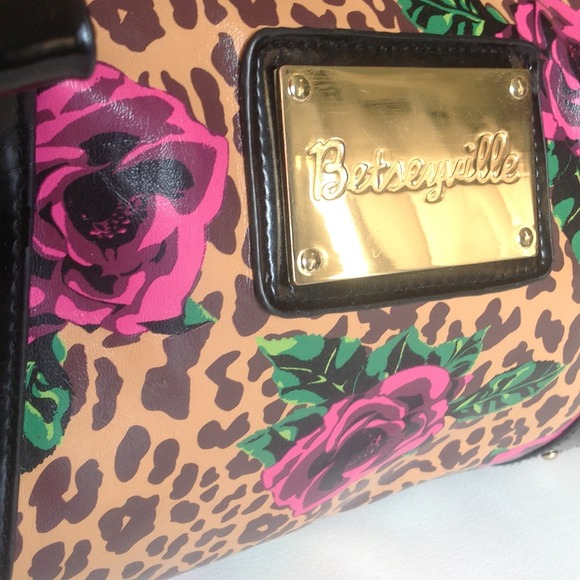 Betseyville Cheetah/Flower Tote Handbag - Picture 2 of 4