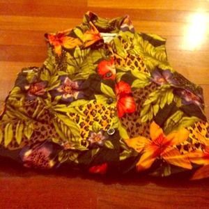 Random cute flowery shirt.