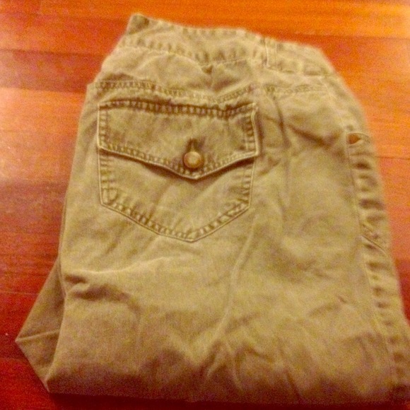 Greenish capris