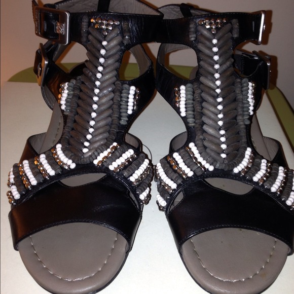 Vince Camuto Inca - Picture 2 of 2