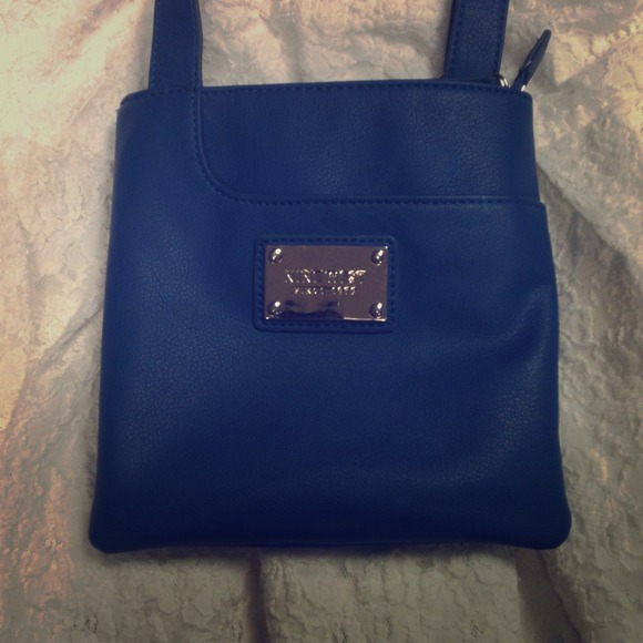 Nine West cross body bag-- bright blue!