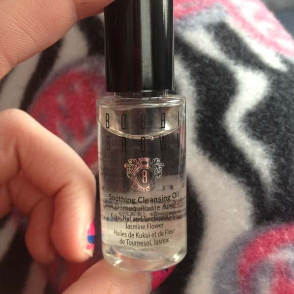 Bobbi Brown Soothing Cleansing Oil