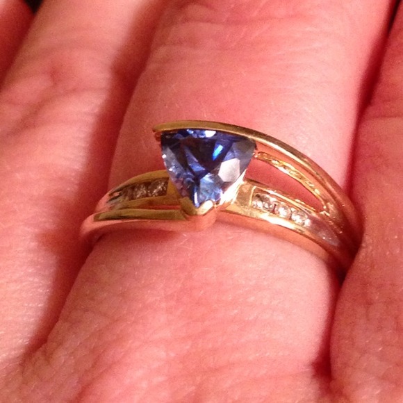 @Maryl281 Ceylon blue Sapphire ring