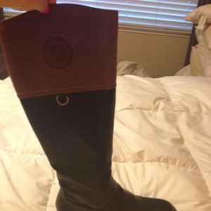 Etienne aigner boots