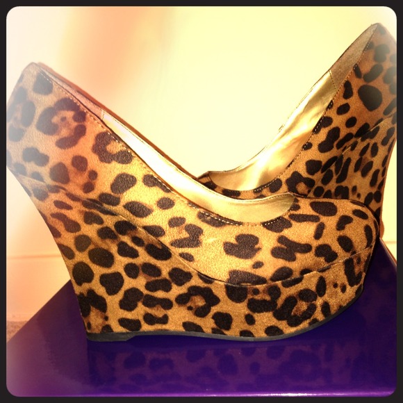 Leopard wedges