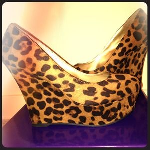 Leopard wedges
