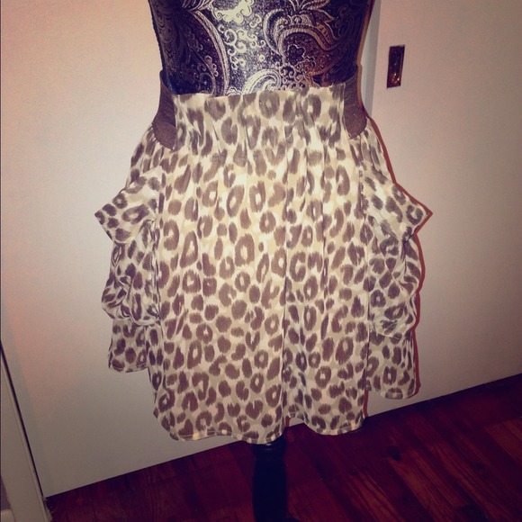 ✨H&M leopard chiffon skirt ✨