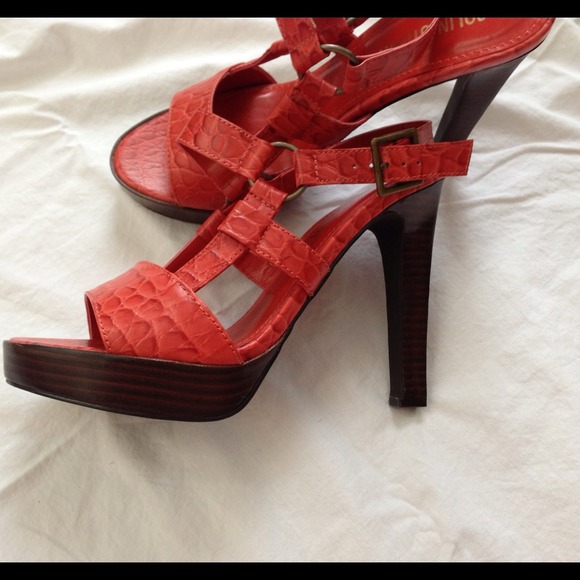 Coral Colin Stuart heels 💖 Price Reduced!! - Picture 3 of 3