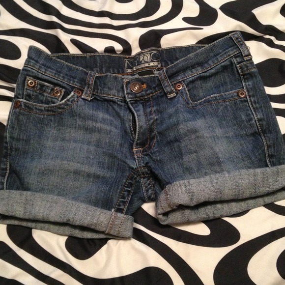 ⛔SOLD⛔Shorts - Picture 2 of 3