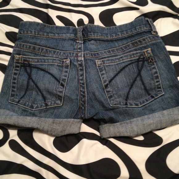 ⛔SOLD⛔Shorts - Picture 3 of 3