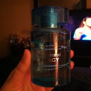 Tracy perfume