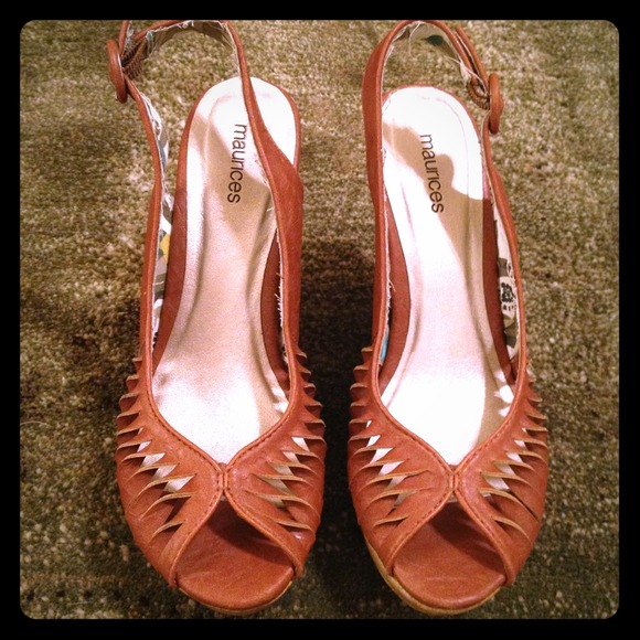 💢Reserved💢💕Cute Brown Wedges!💕