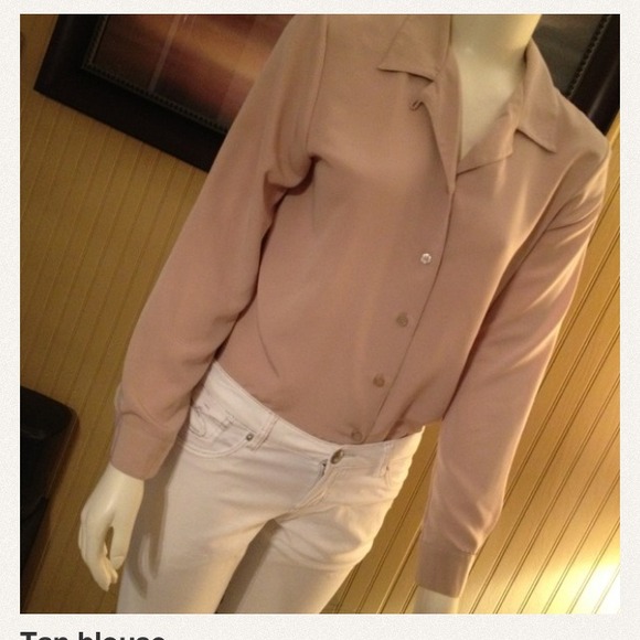 💘💋Reduced💋Tan blouse - Picture 2 of 2