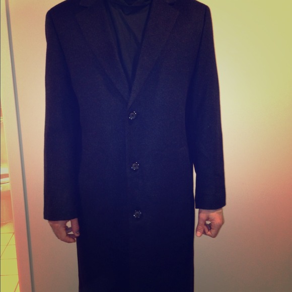 Kenneth Cole Reaction Men's long dress coat!