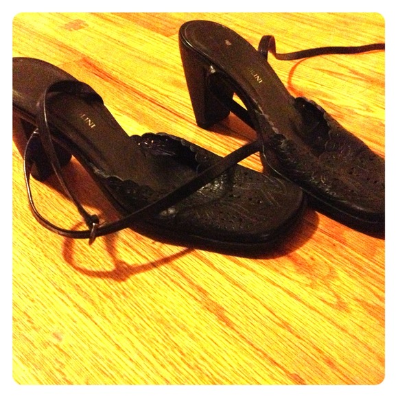 Black Italian leather sandals - vintage style