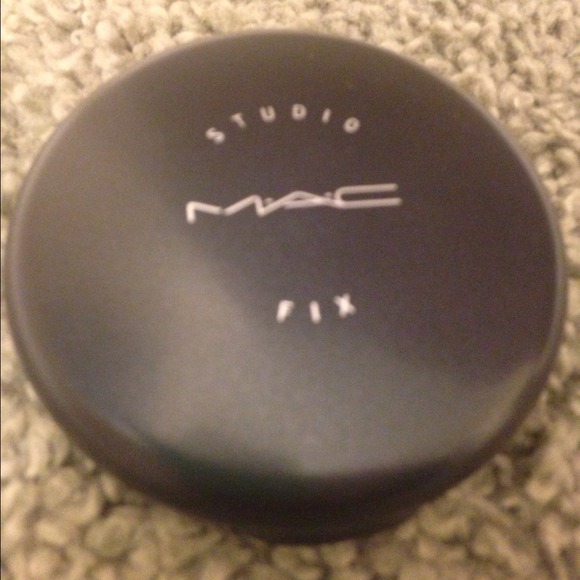 🚫Sold🚫MAC Powder NC30 - Picture 2 of 3
