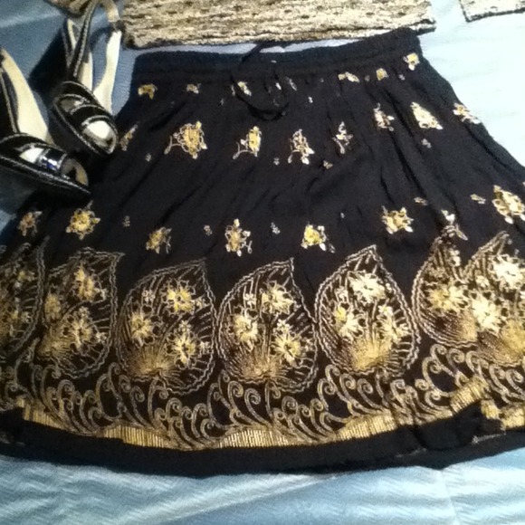 💋SOLD💋 2 for 1!! Black skirt and sweater - Picture 2 of 4