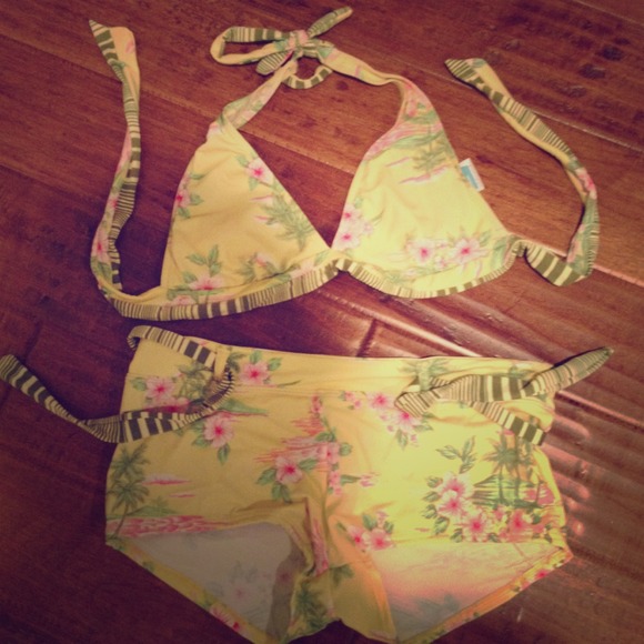 Hawaiian Yellow Bikini Set - Picture 1 of 3