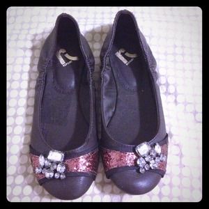 Super cute Report Rhinestone flat 6 new